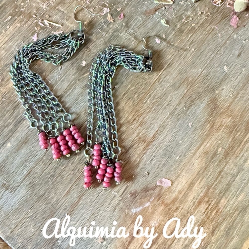 SHOULDER DUSTER + Silver and Red Bracelet with Chain Design